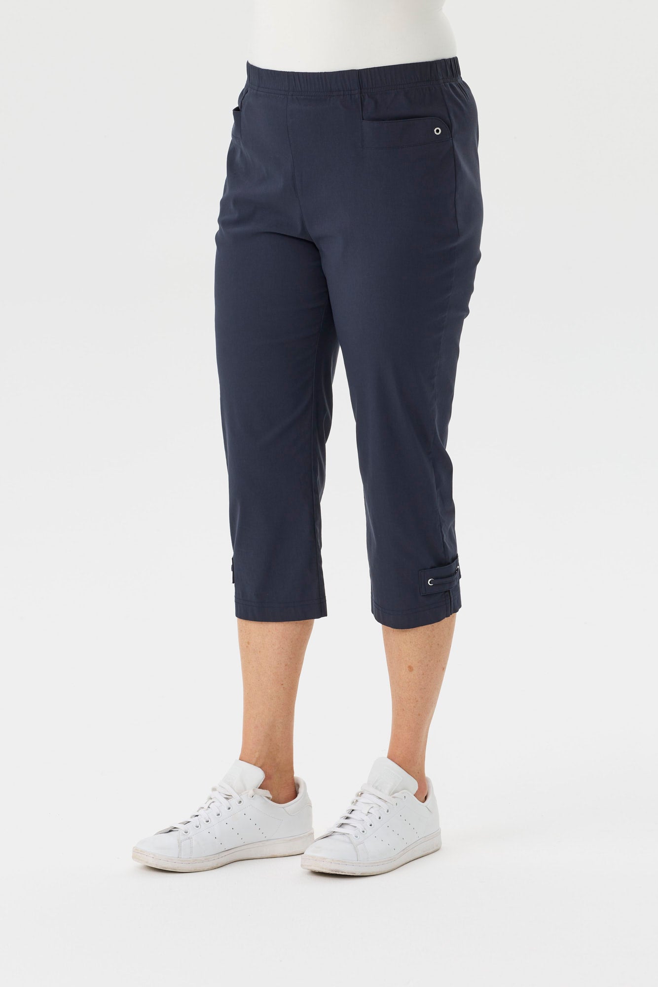 Vibe Stretch Eyelet Crop Pant