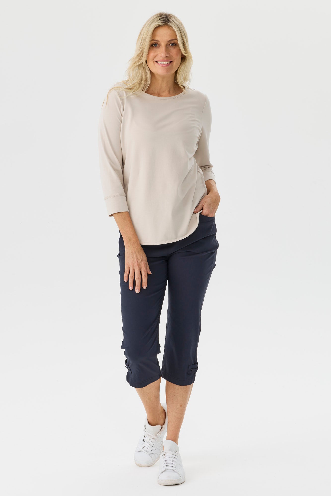 Vibe Stretch Eyelet Crop Pant