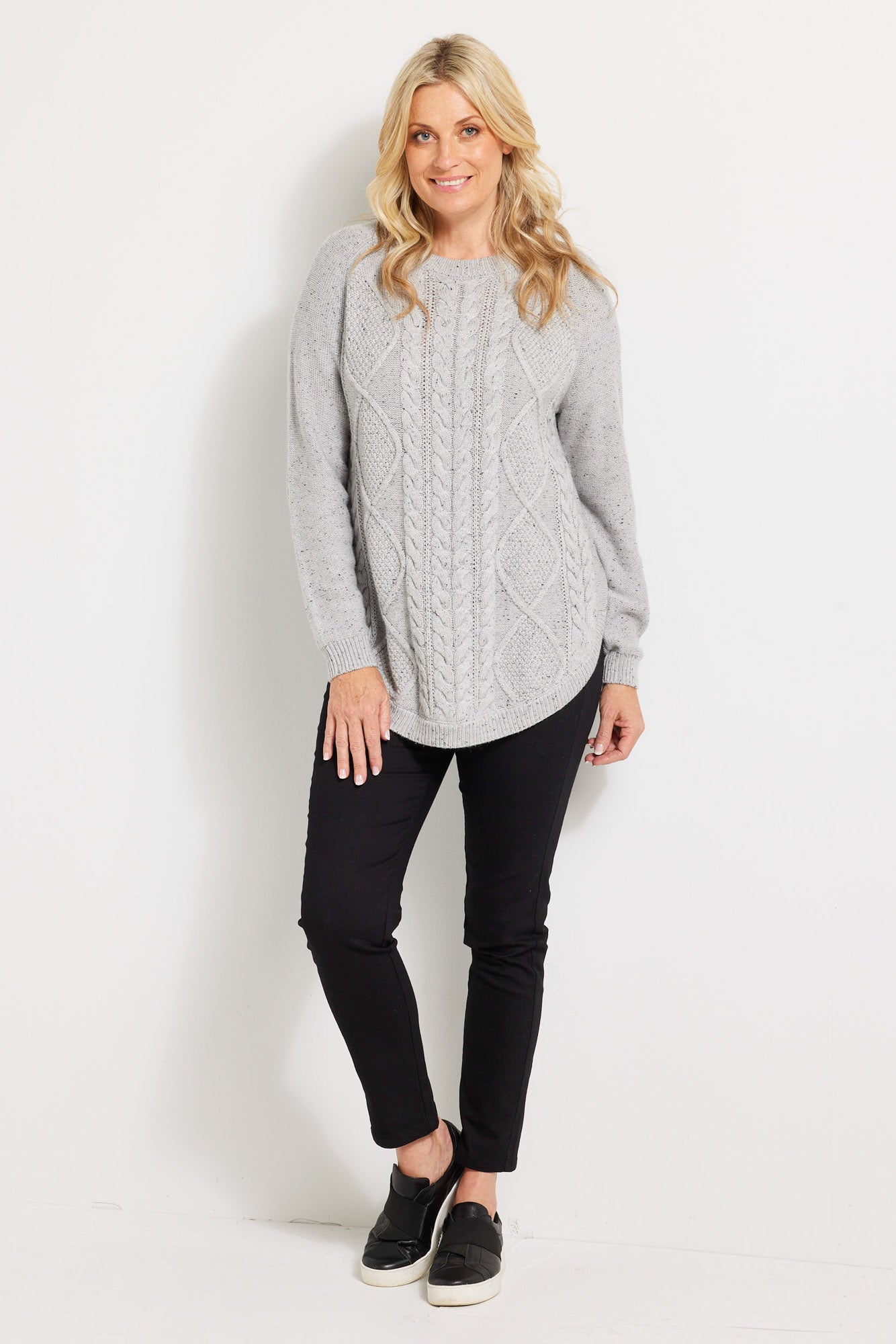 COUNTRY CABLE SWEATER