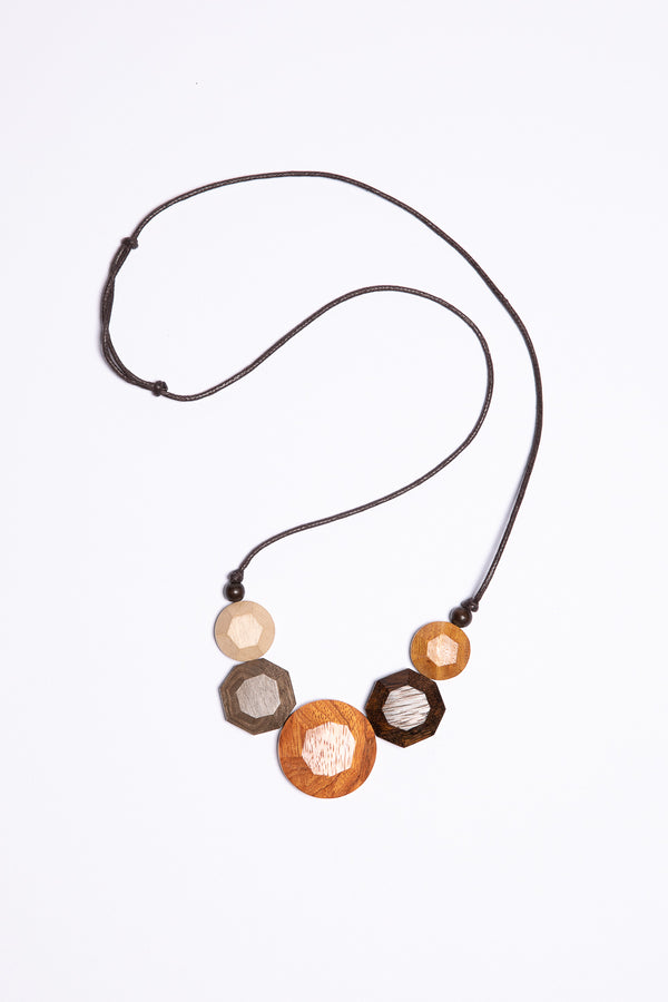 FACETED WOOD BEAD NECKLACE