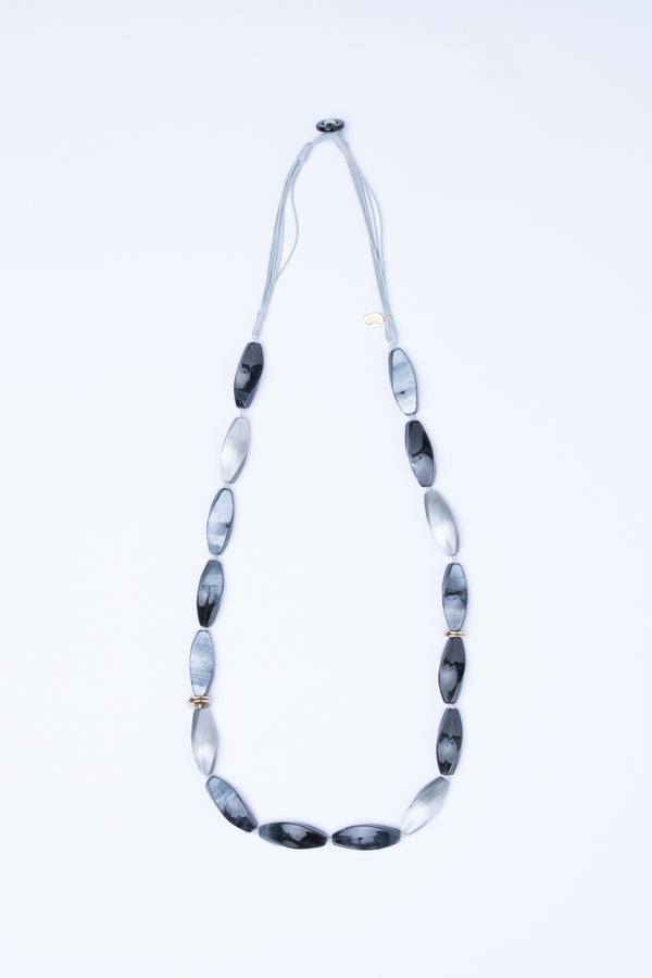 TWISTER BEADED NECKLACE