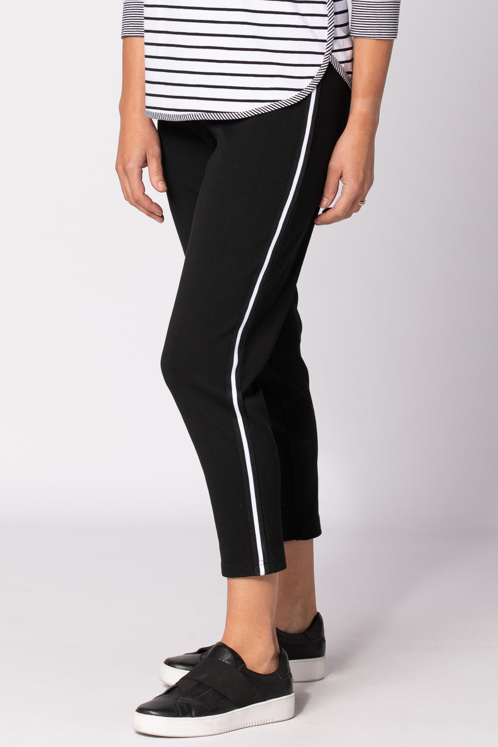 ACE ANKLE LENGTH PANT